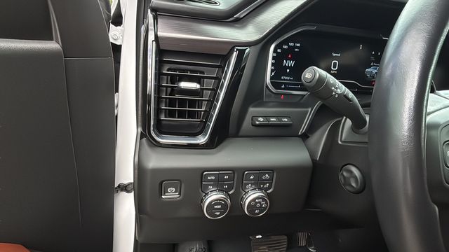 Used 2023 White GMC Denali Ultimate image 20