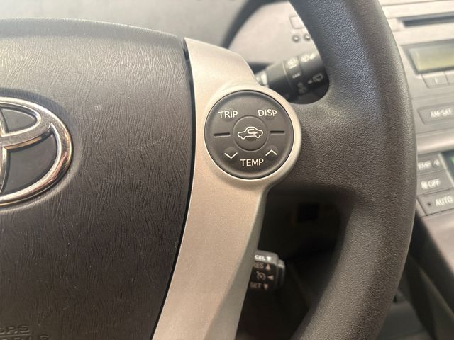 Used 2010  Toyota I image 15