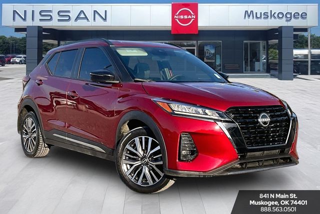 Red (Scarlet Ember Tintcoat) 2023 Nissan Kicks SR FWD SUV / Crossover Front-Wheel Drive Continuously Variable Transmission