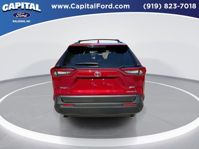 Used 2025  Toyota XLE Premium image 7