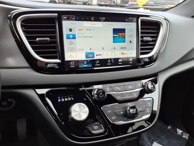 New 2026 Silver Chrysler LX image 20