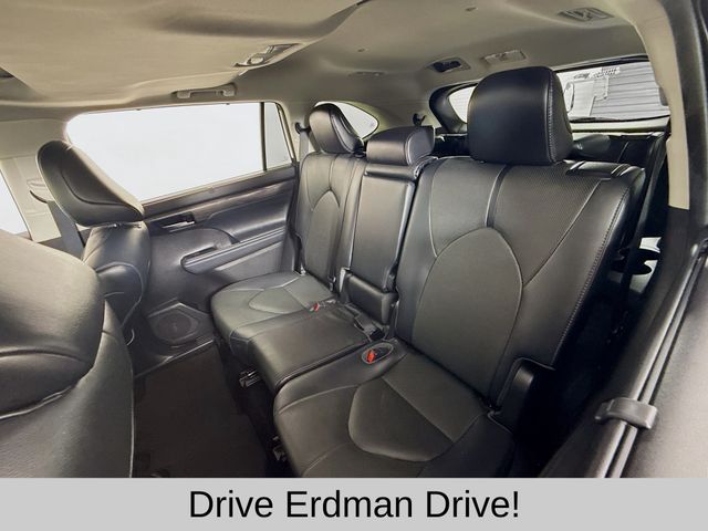 Used 2021 Toyota Highlander SUV