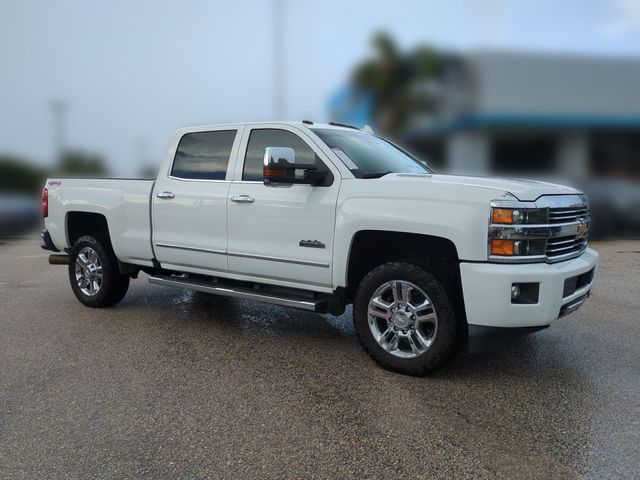 Summit White 2016 Chevrolet Silverado 2500HD Pickup Truck Four-Wheel Drive 6-Speed Automatic