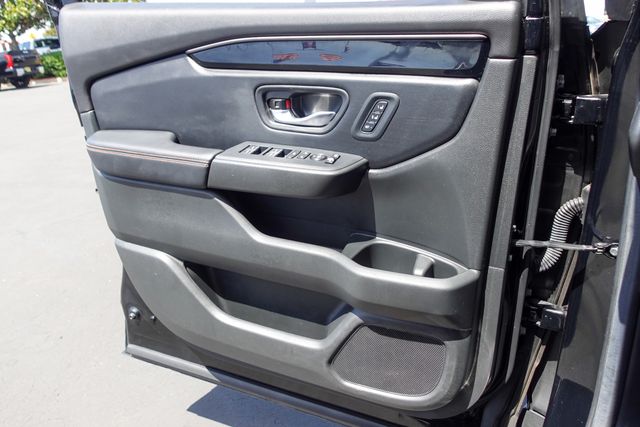 Used 2025 Honda Pilot SUV