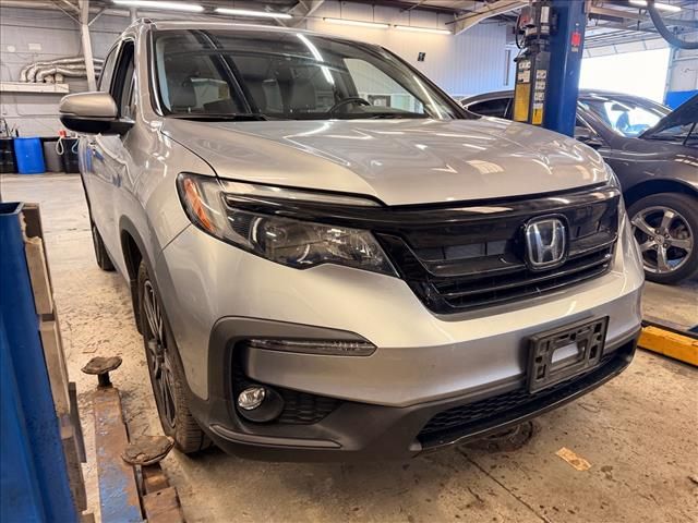 Lunar Silver Metallic 2021 Honda Pilot SE AWD SUV / Crossover All-Wheel Drive 9-Speed Automatic