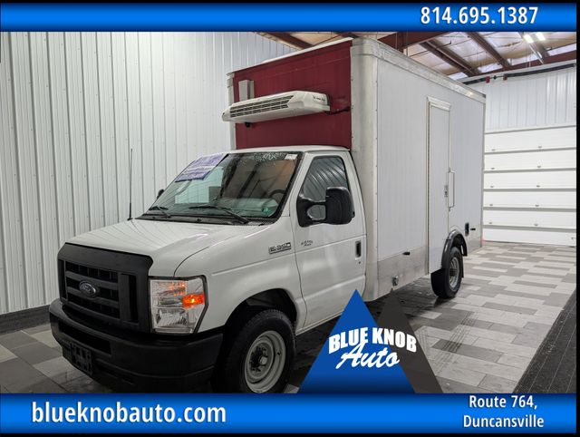 Oxford White 2024 Ford E-Series Chassis Pickup Truck Rear-Wheel Drive 6-Speed Automatic Overdrive