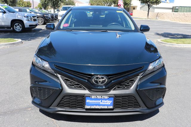 2021 Toyota Camry SE 2