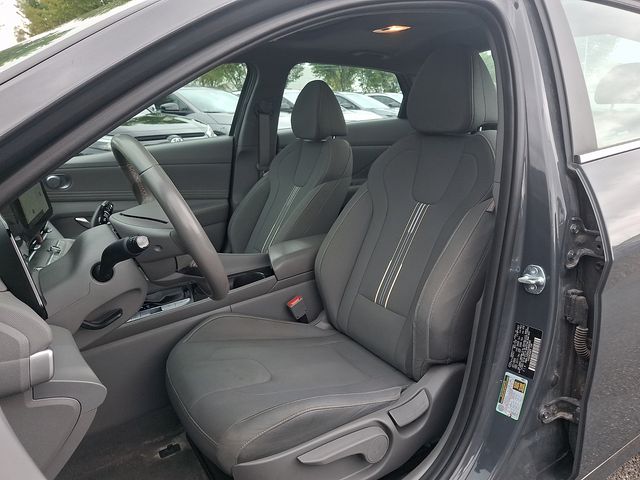 Used 2025 Hyundai Elantra Sedan