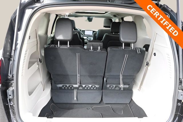 Used Car 2023 Chrysler Pacifica  Limited For Sale Under $35,000 In Austin, Texas