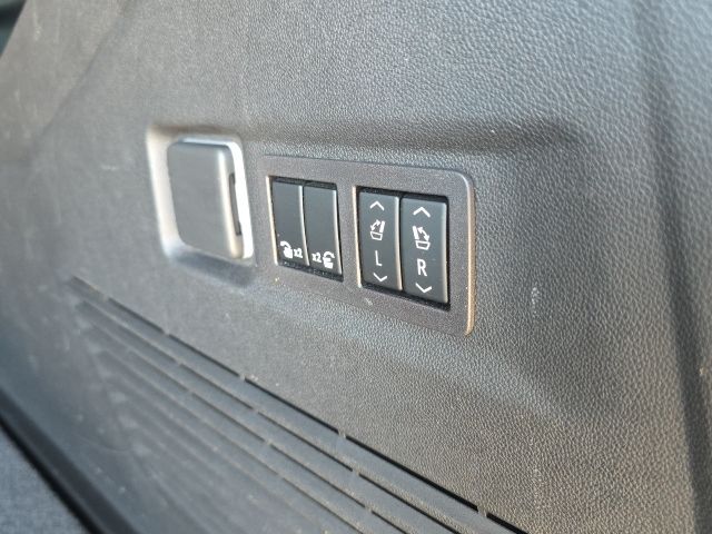 2023 Chevrolet Suburban Premier:C02421