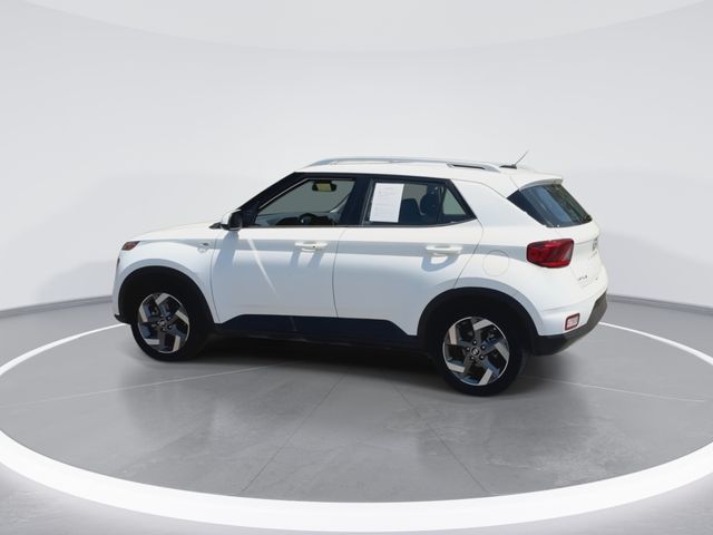 Used 2025 White Hyundai SEL image 7