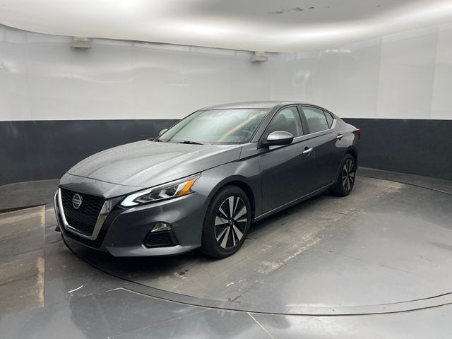 2022 Gun Metallic Nissan Altima 2.5 SV FWD Sedan