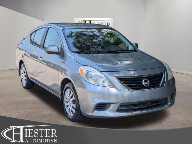  2013 Nissan Versa 1.6 SV   