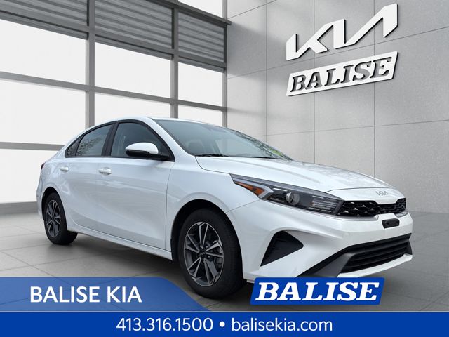 Snow White Pearl 2024 Kia Forte LXS FWD Sedan Front-Wheel Drive Continuously Variable Transmission