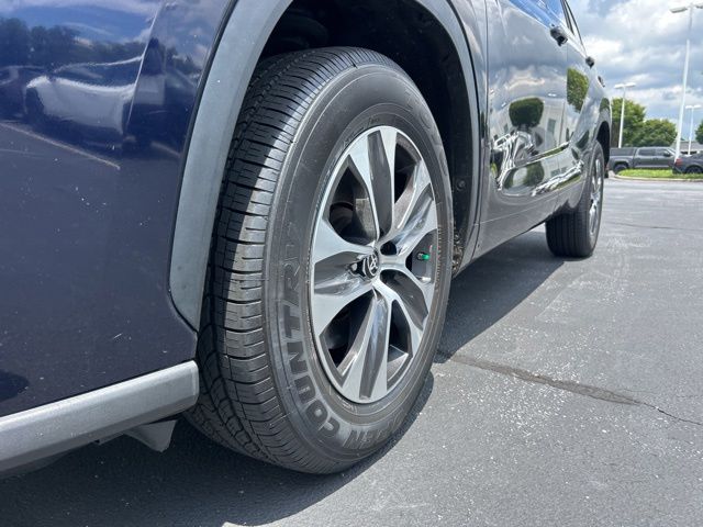 2023 Toyota Highlander XLE - Photo 12