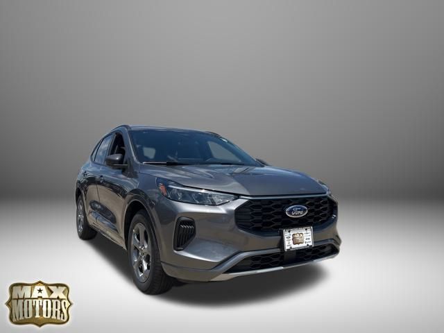 2024 Ford Escape ST-Line 2