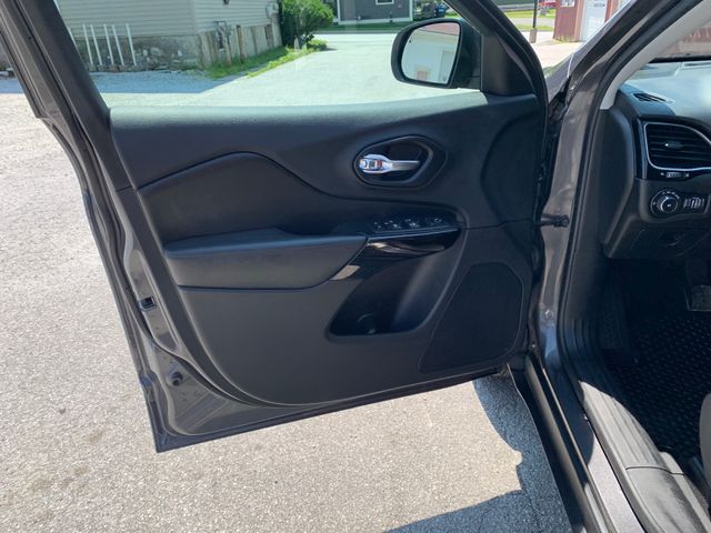 Used 2020 Jeep Cherokee SUV