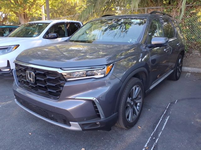 Used 2025 Honda Pilot SUV
