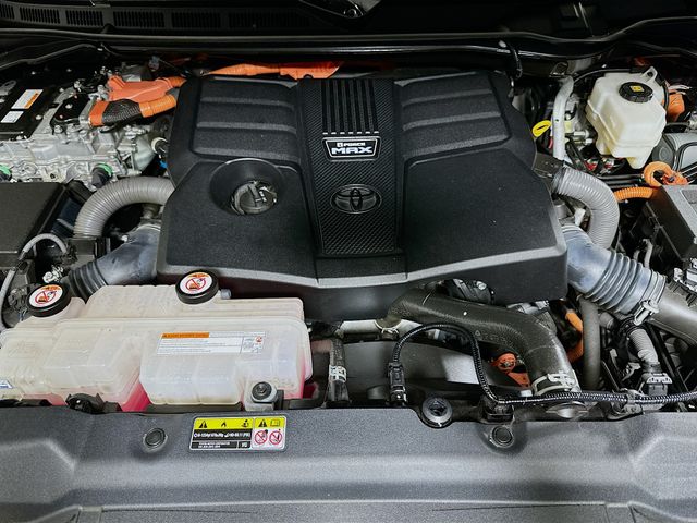 2022 Toyota Tundra Hybrid Capstone photo