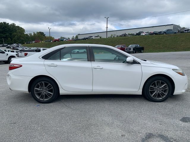 2016 Toyota Camry XLE 6