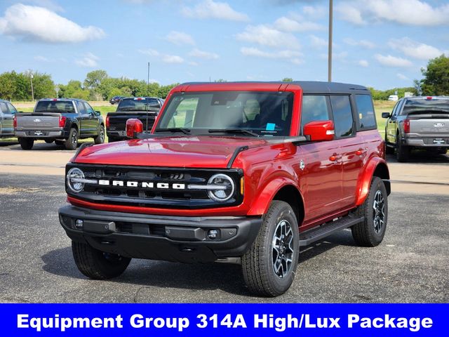 2024 Ford Bronco Outer Banks 4