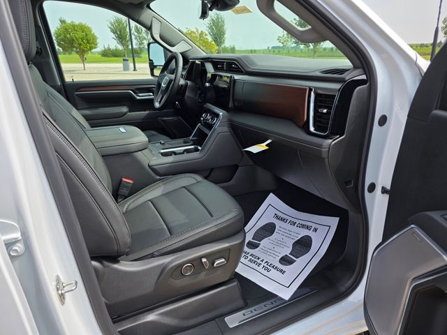 2026 GMC Sierra 3500HD Denali