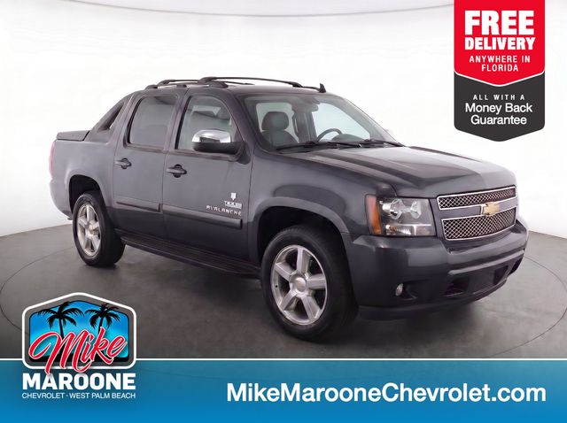 Taupe Gray Metallic 2011 Chevrolet Avalanche LS RWD Pickup Truck 4X2 6-Speed Automatic