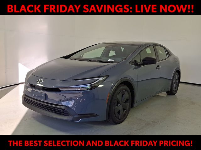 2024 Toyota Prius LE photo 3