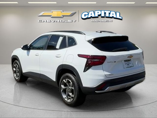 Used 2025 White Chevrolet LT image 5