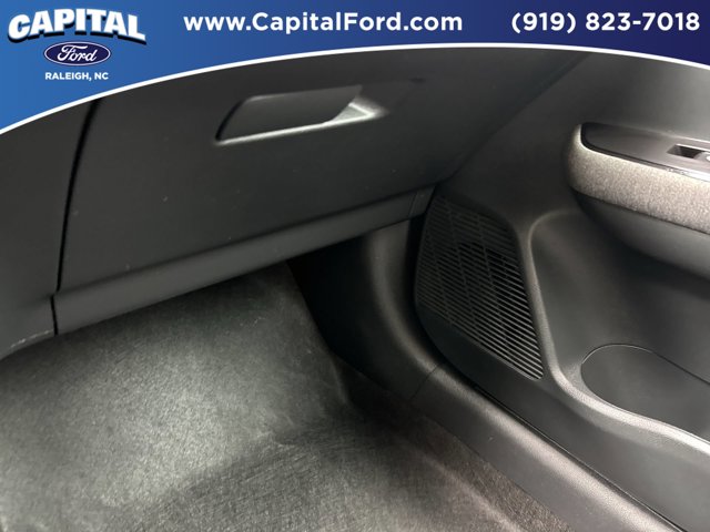 Used 2025 White Nissan SV image 28