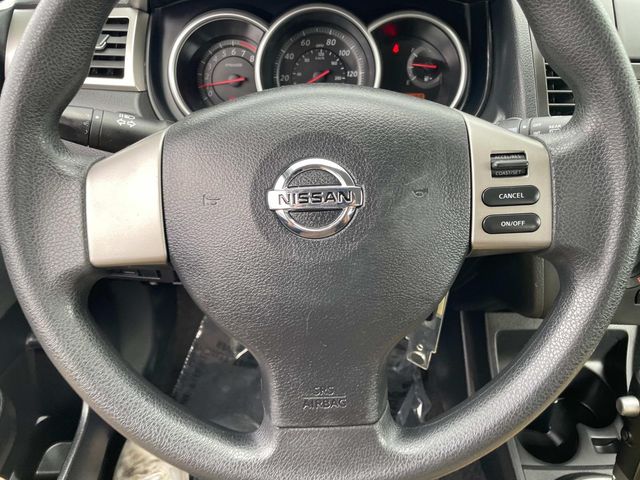 2011 Nissan Versa 1.8 S 19