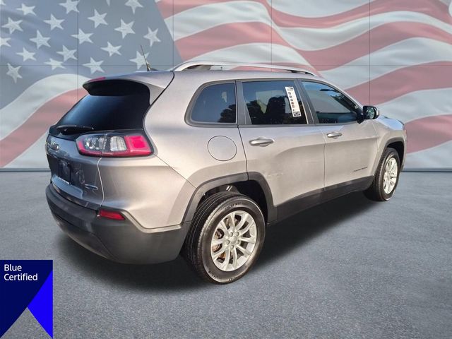 Used 2020 Silver Jeep Latitude image 3