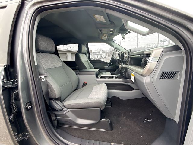 2025 Ford F-250SD XLT photo