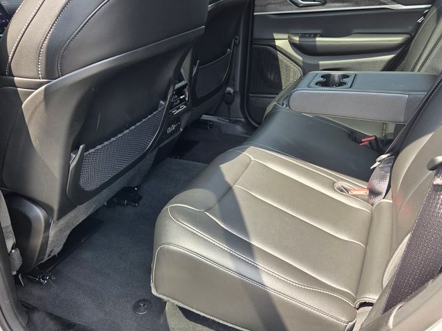 Used 2025 Jeep Grand Cherokee SUV