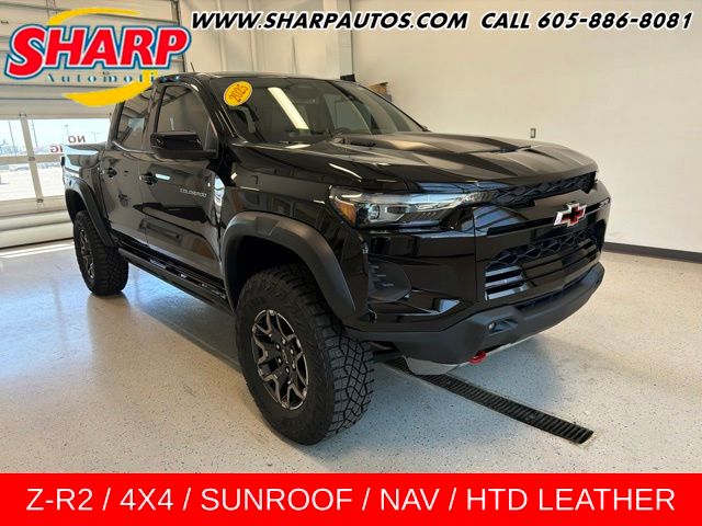 Black 2025 Chevrolet Colorado Pickup Truck Four-Wheel Drive 8-Speed Automatic