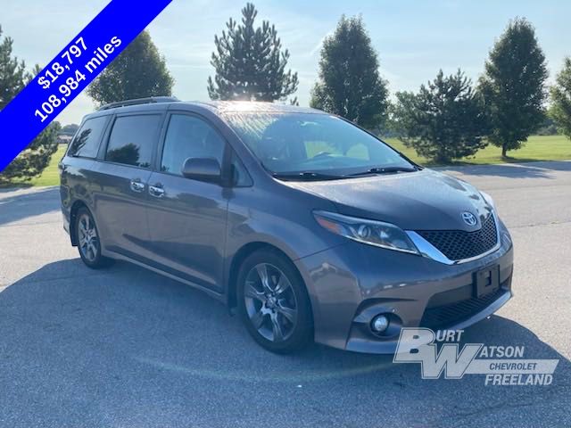 2016 Toyota Sienna SE 7