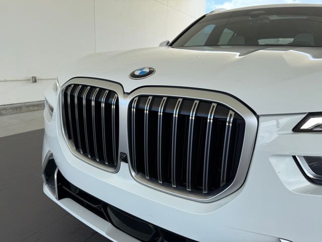 Used 2023 BMW X7 40i with VIN 5UX23EM03P9S01306 for sale in Diberville, MS