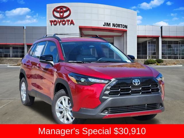 2026 Toyota Corolla Cross LE's photo