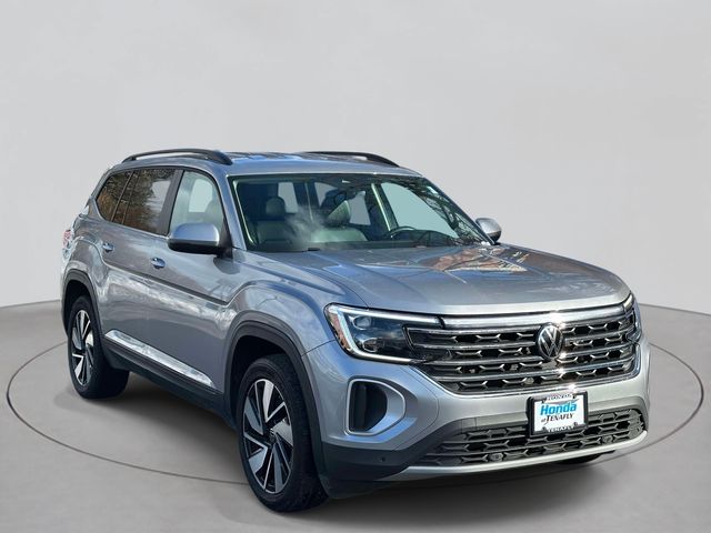 Silver 2025 Volkswagen Atlas SE 4Motion with Technology SUV / Crossover All-Wheel Drive 8-Speed Automatic