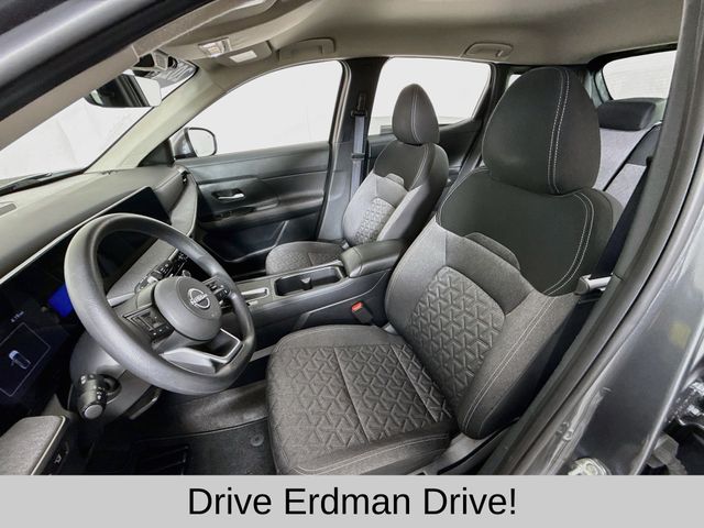 Used 2025 Nissan Kicks SUV