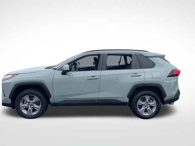 2022 Toyota RAV4 XLE 2