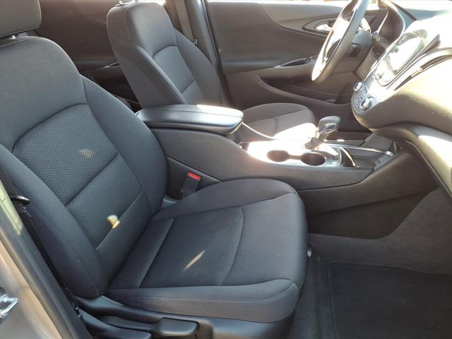 2023 Chevrolet Malibu - Image 20