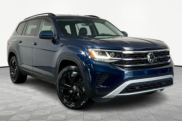 2022 Volkswagen Atlas 3.6L V6 SE w/Technology photo