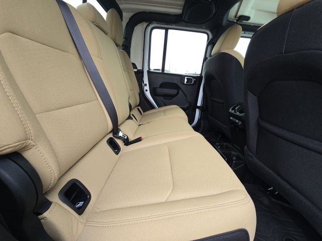 2023 Jeep Gladiator Sport S:46141A