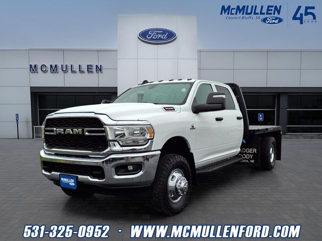 Bright White Clearcoat 2024 RAM 3500 Chassis Tradesman Crew Cab LB DRW 4WD Pickup Truck Four-Wheel Drive 6-Speed Automatic