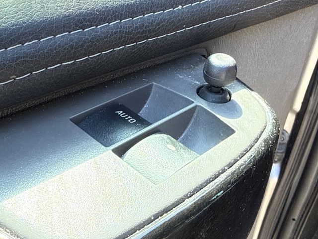 Used 2021  Chevrolet LS image 17