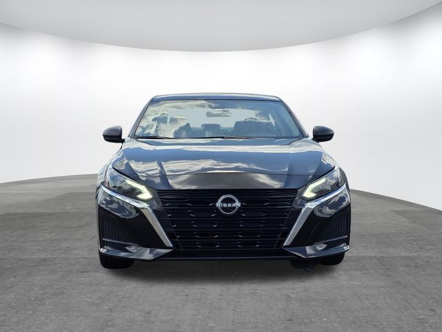 Used 2024 Nissan Altima Sedan