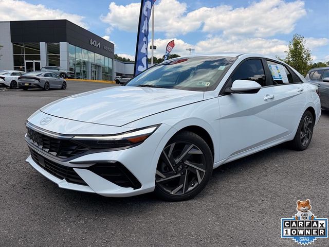 2024 Hyundai Elantra SEL FWD