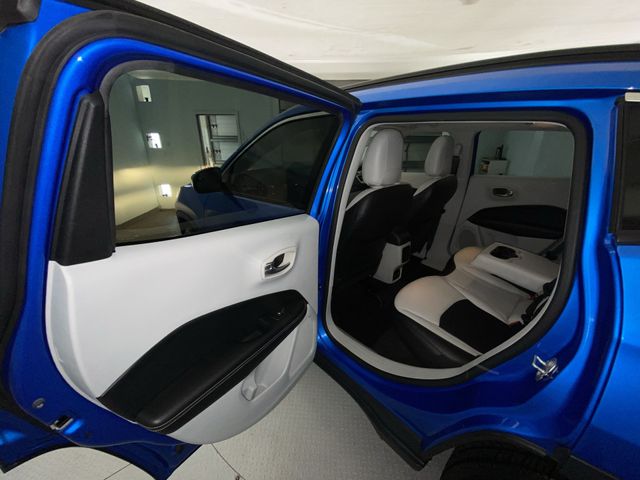 Used 2019 Blue Jeep Latitude image 23
