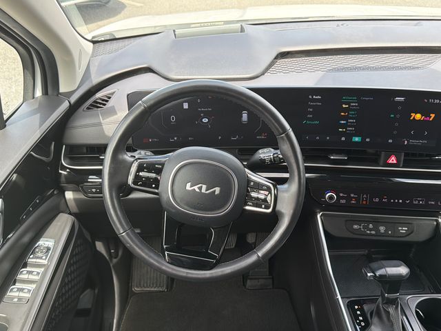 Used 2025 Kia Carnival Van